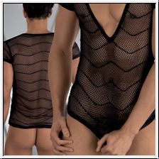 V-Shirt Black Hole